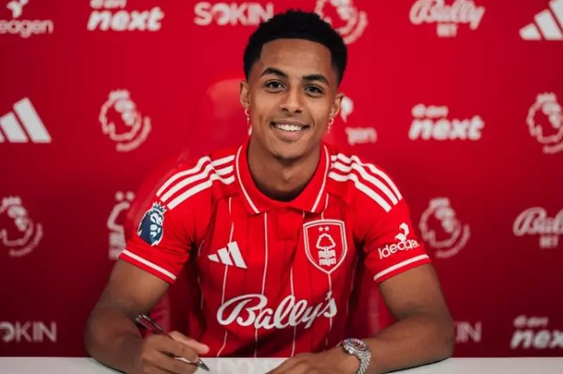 أوماري هاتشينسون لاعب نوتنجهام فورست الجديد